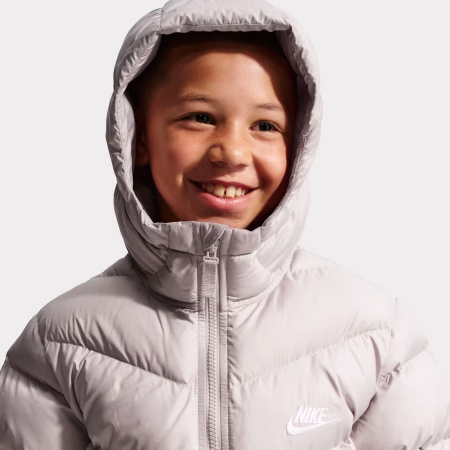 NIKE BARNA ÚLPA BEIGE Nike Sportswear All Day Play Older Kids' Therma-FIT Loose-Fit Puffer Jacket