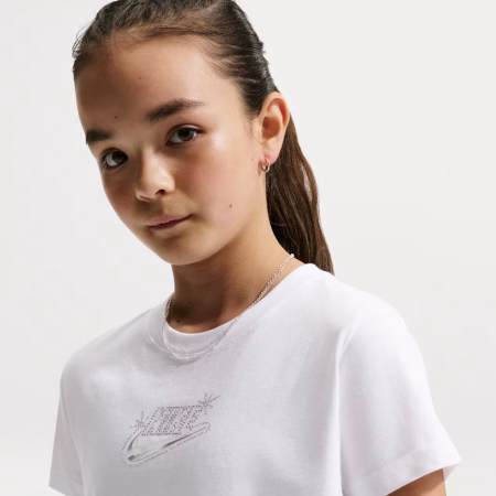 Nike Sportswear Older Kids (Girls) Cropped T-Shirt